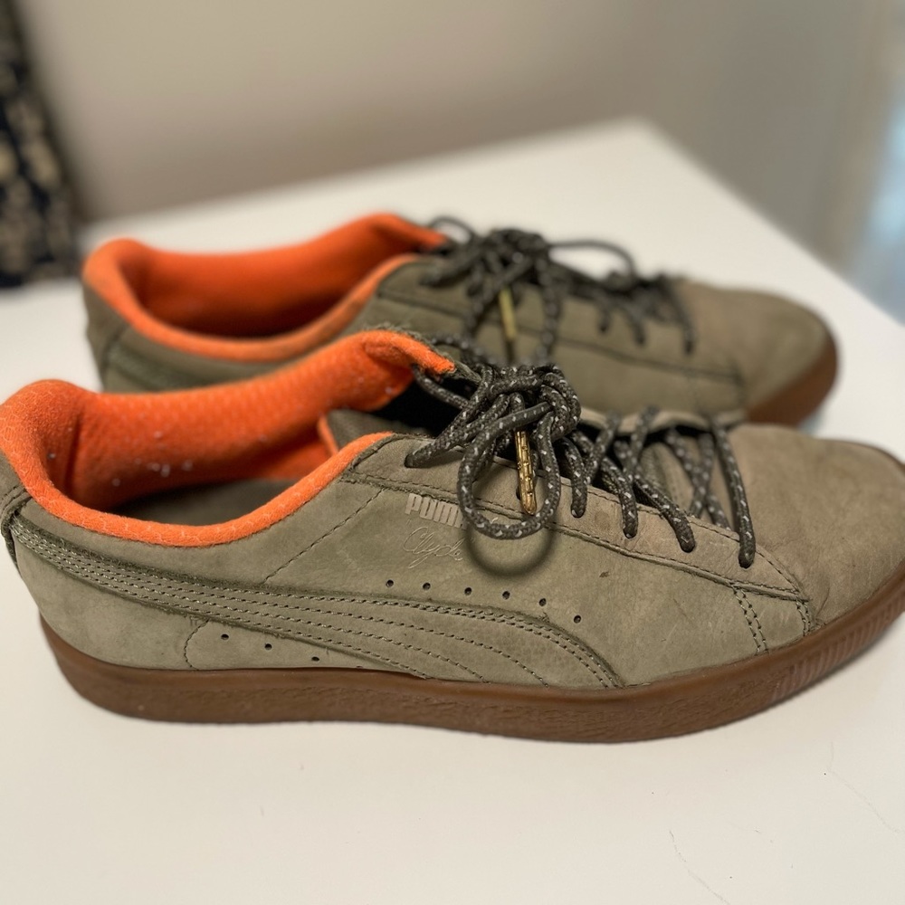 Puma Clyde Sneakers